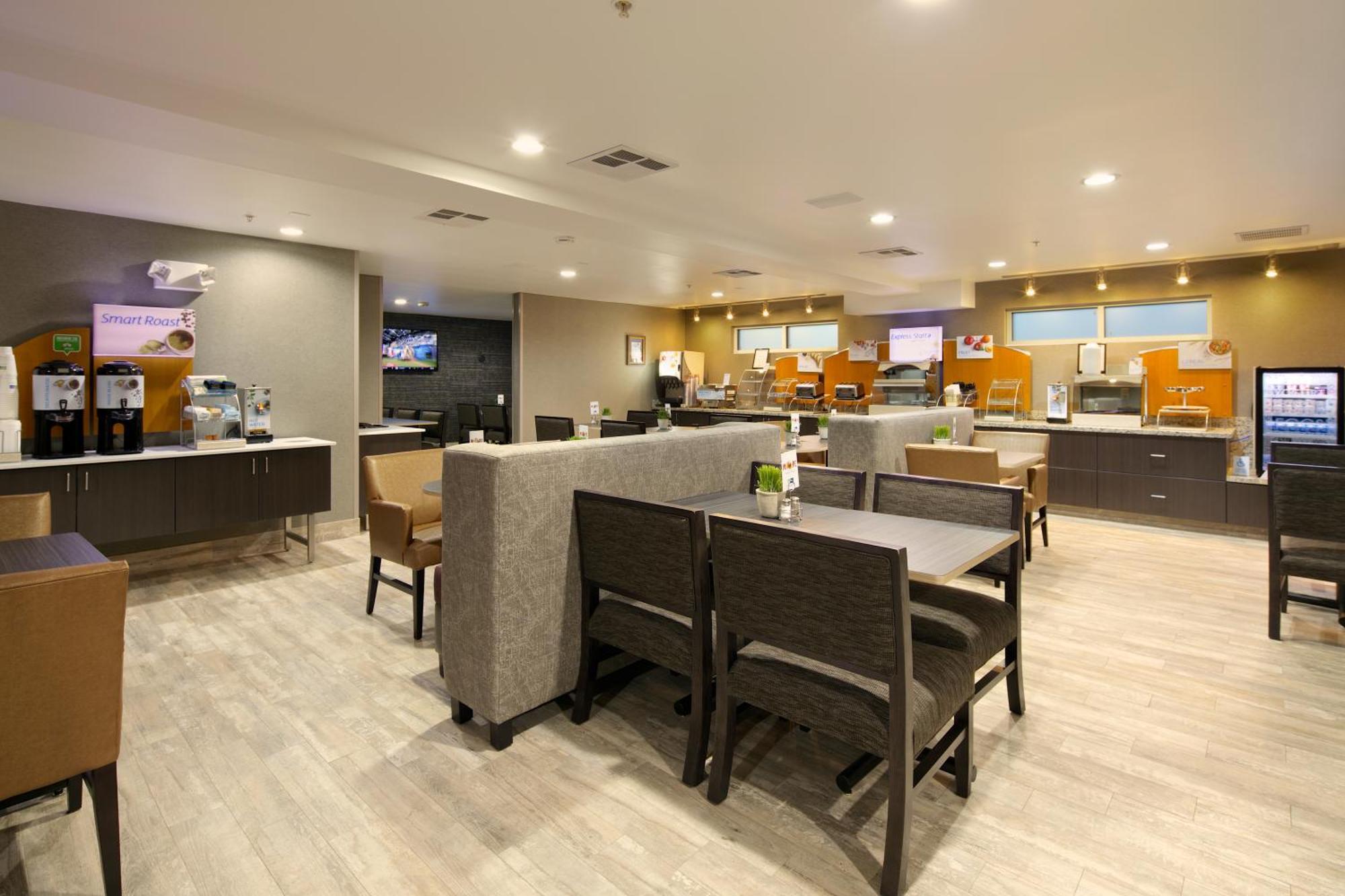 Holiday Inn Express Hotel & Suites - Paso Robles By Ihg Eksteriør billede